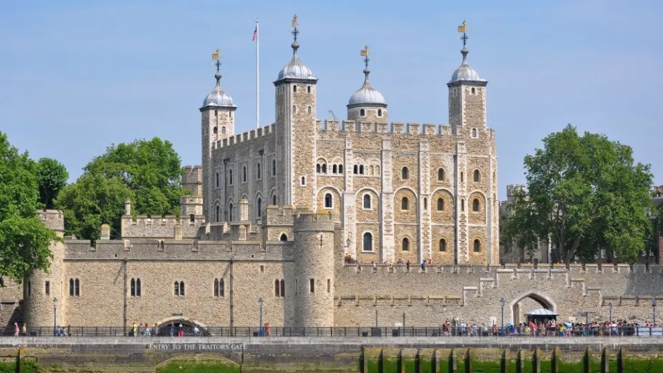 The Tower of London &#038; See 30+ London Top Sights - Image 1